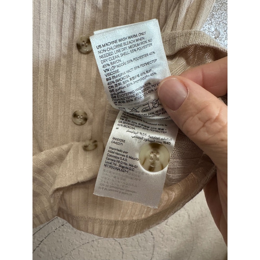 H&M Ribbed Knit Tank Top Womens Small Beige Excellent Button Front Scoop Neck - Picture 8 of 9
